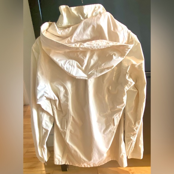 The North Face TNF Women’s Rain Jacket Trench Coat Hooded HyVent Medium Cream. - Picture 2 of 6